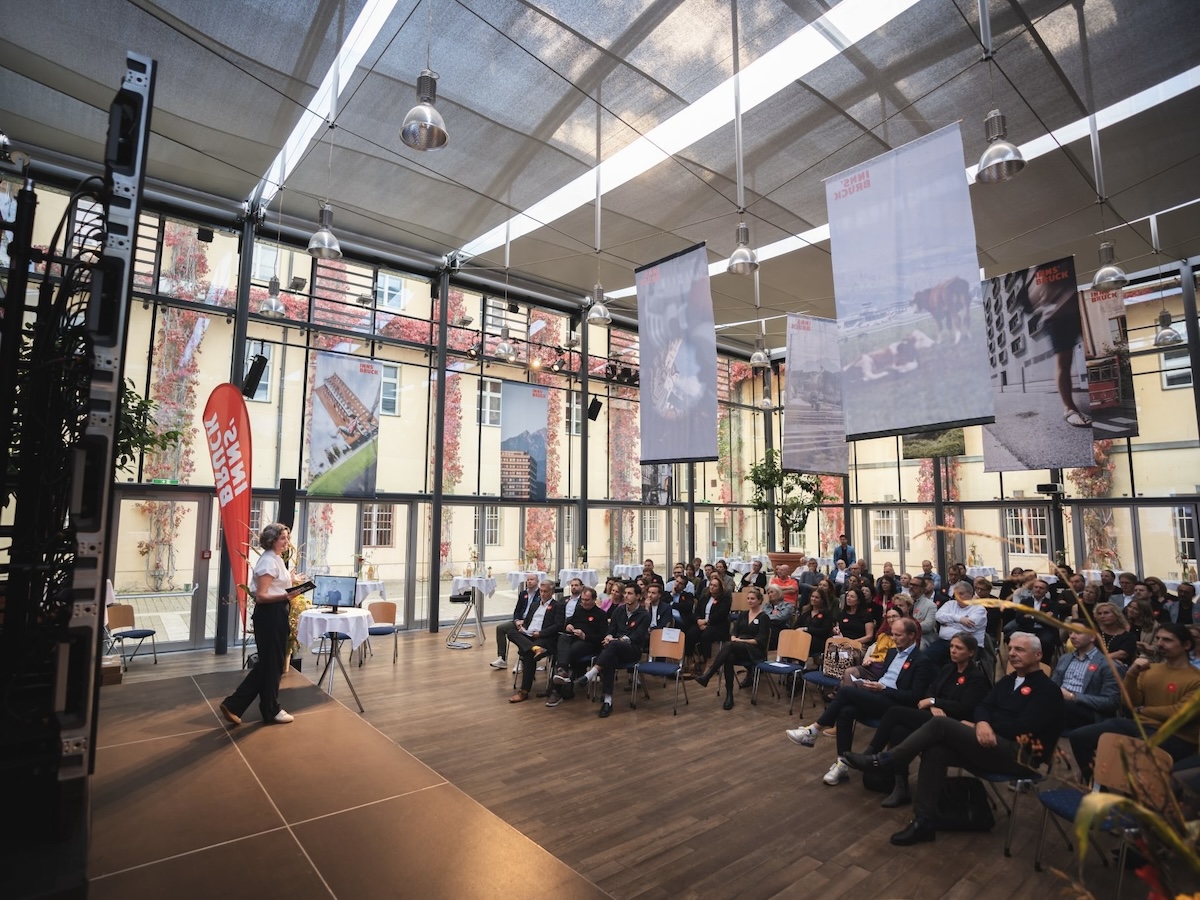 Heike Kiesling von Innsbruck Marketing präsentiert beim Forum Innsbruck